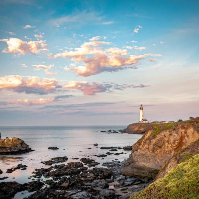 A 400 by 400 crop with the lighthouse at its centre